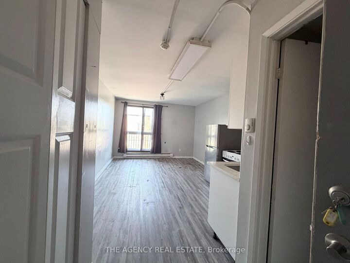 Property Photo:  91 Thames Street S 306  ON N5C 2T2 