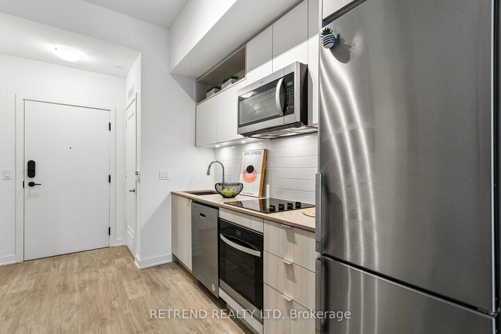Property Photo:  70 Princess Street 1725  ON M5A 0X6 