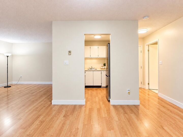 Property Photo: 8231 Granville Avenue 205 BC V6Y 3A4
