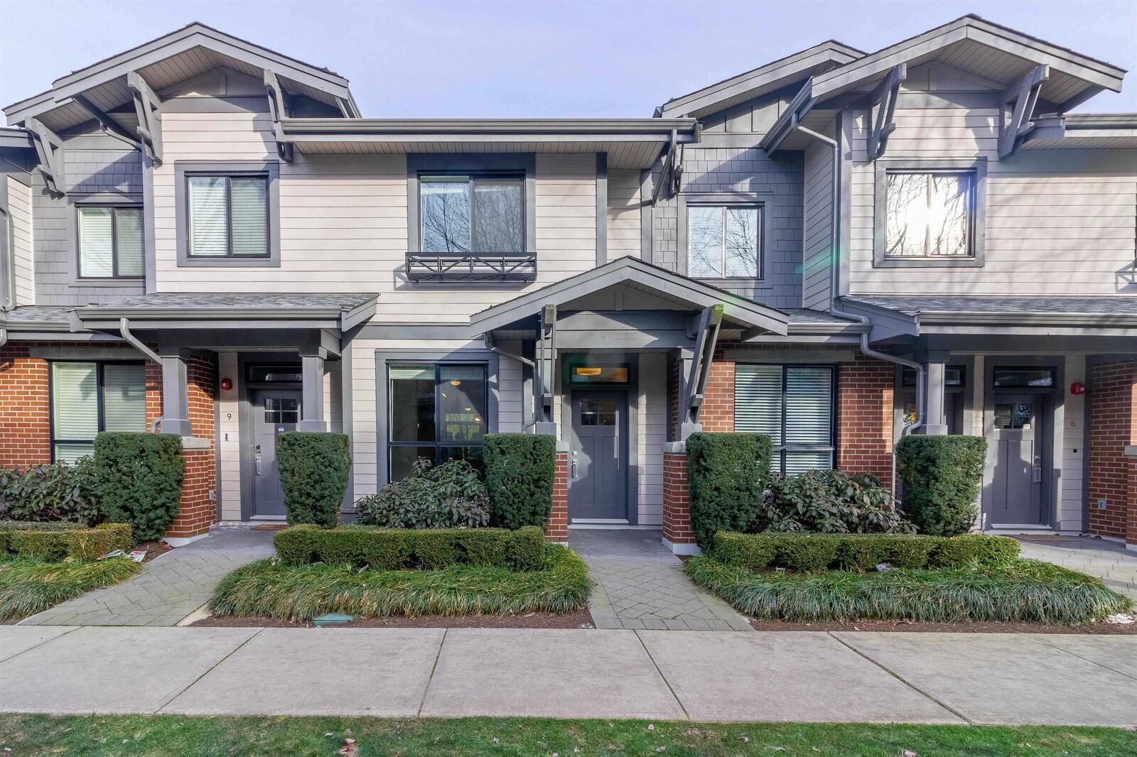 Property Photo:  2988 151 Street 6  BC V4P 0G1 