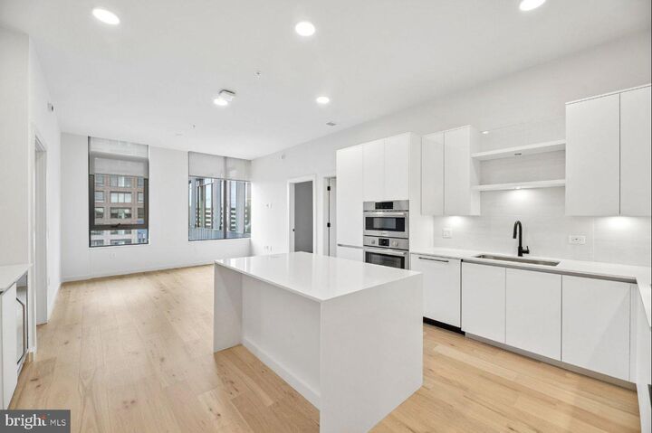 Property Photo: 3130 Potomac Avenue 1107 VA 22202