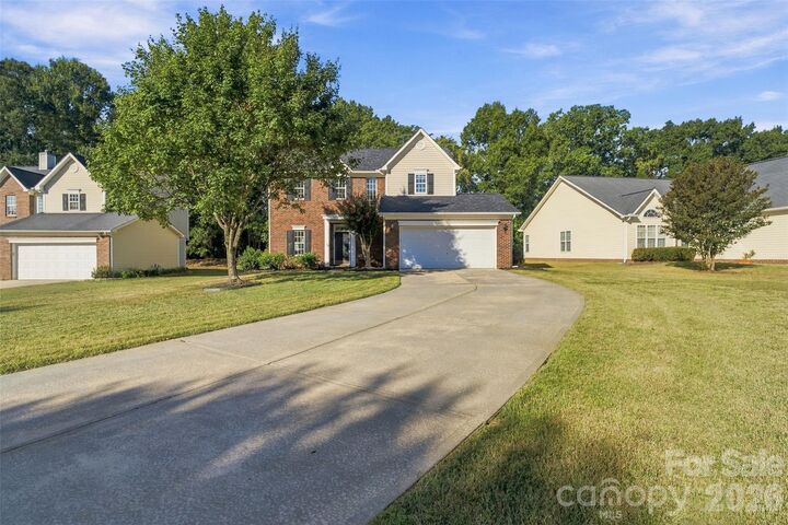 Property Photo: 11709 Borchetta Drive NC 28277
