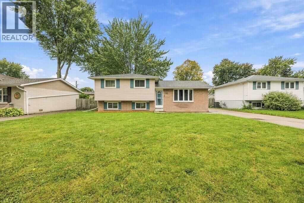 Property Photo:  311 Braemar Place  ON N0N 1G0 