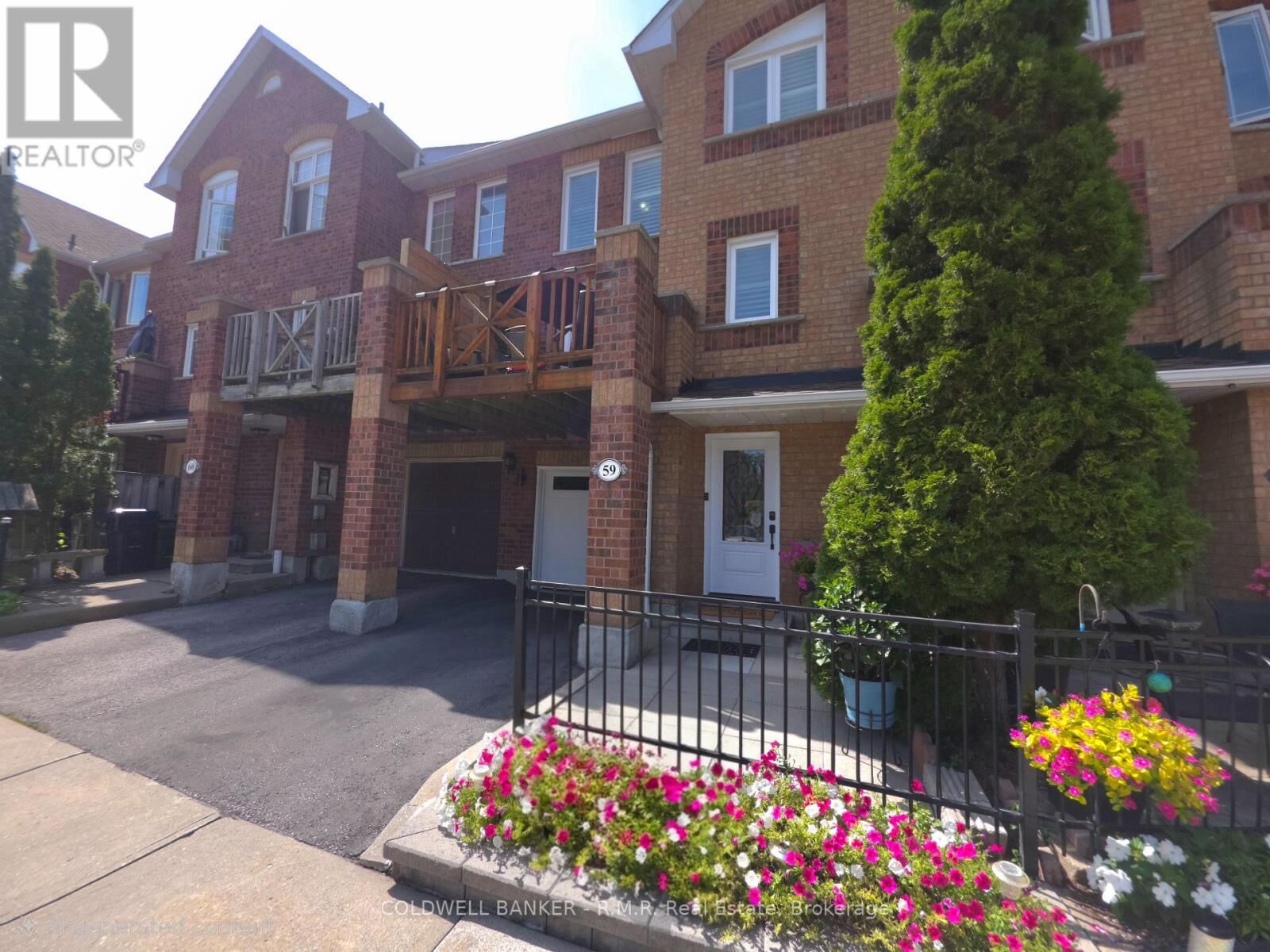 Property Photo: 2 Hedge End Road 59 ON M1B 5Z8