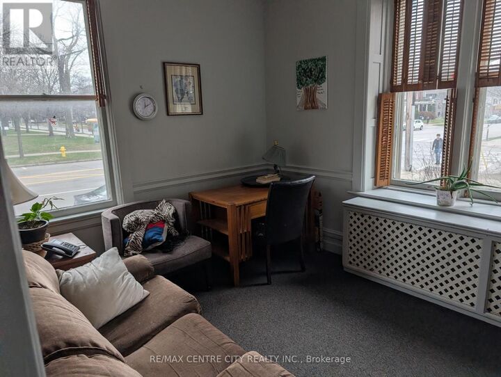 Property Photo:  334 Queens Avenue  ON N6B 1X4 