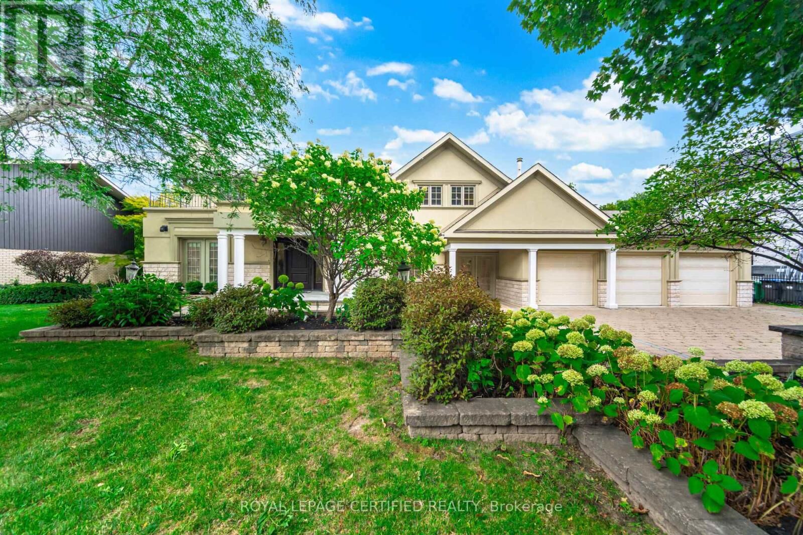 Property Photo: 2197 Courrier Lane ON L5C 1V1