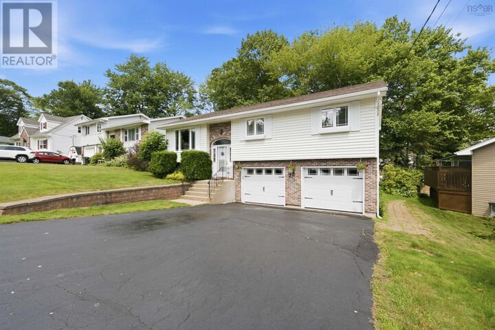 Property Photo:  73 Wynn Castle Drive  NS B4E 2H3 