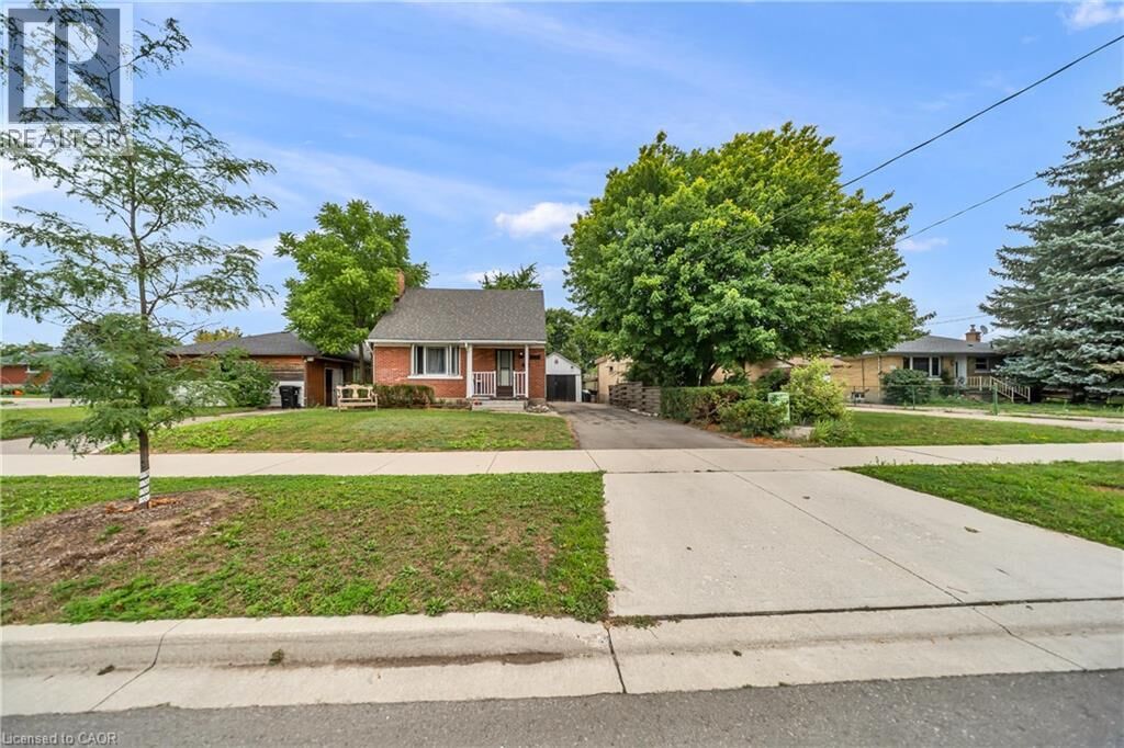 Property Photo:  478 Greenfield Avenue  ON N2C 1G1 