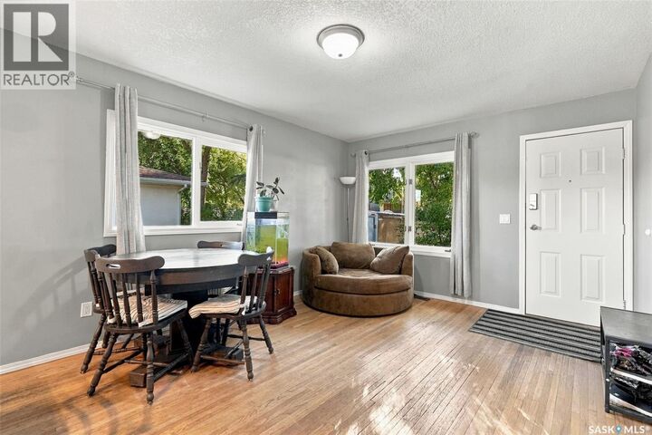 Photo de la propriété: 2451 Francis Street SK S4N 2R1