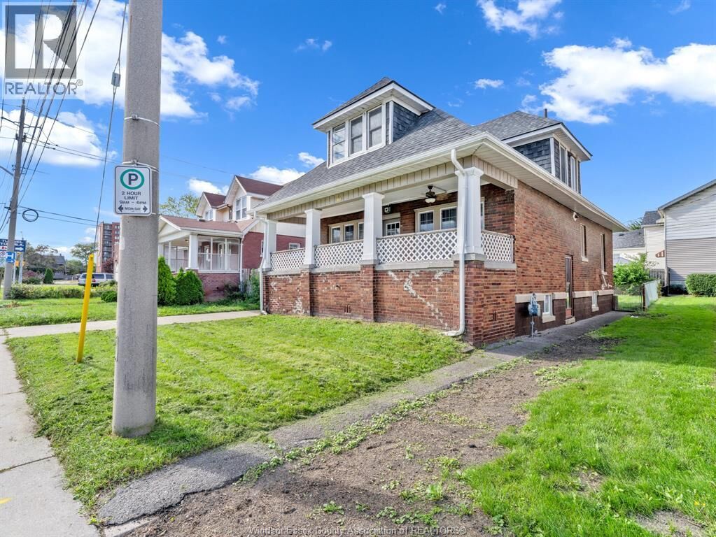 Property Photo:  172 Giles Boulevard  ON N9A 4B5 
