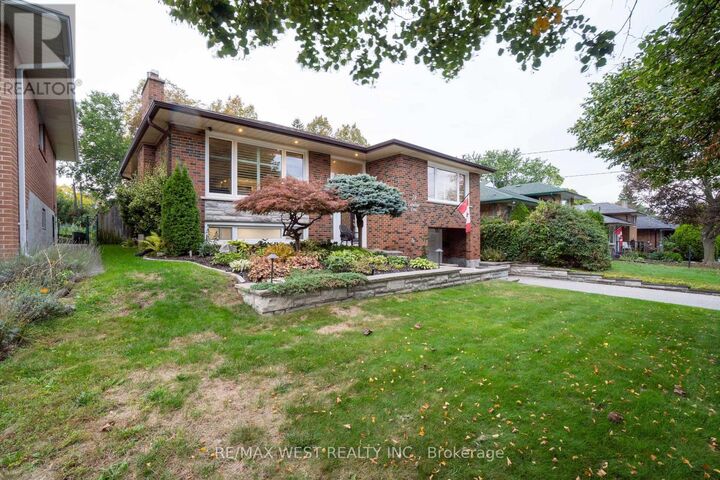 Property Photo:  59 Landfair Crescent  ON M1J 3A6 