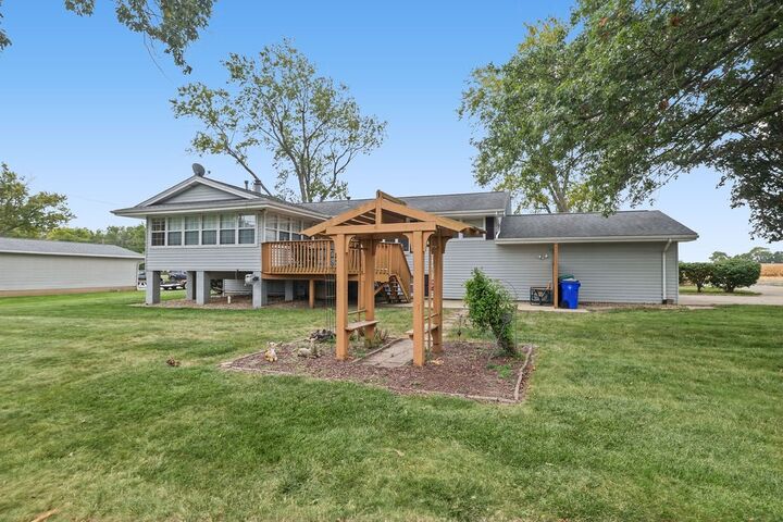 Property Photo: 106 E Hillshire Road IL 62521