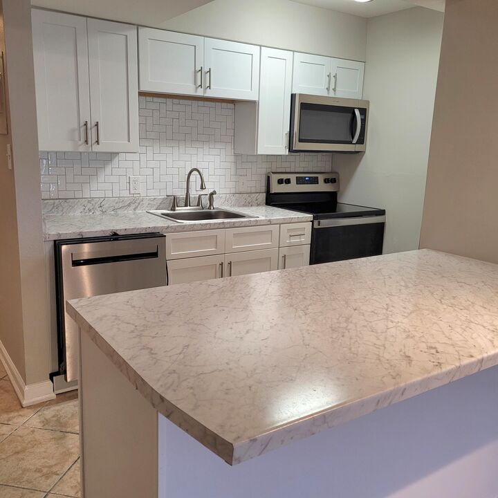 Property Photo: 210 Pelham Road C209 FL 32547