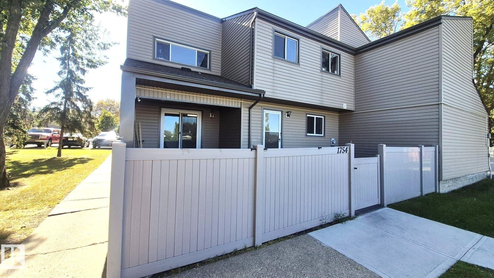 Property Photo:  1754 Lakewood Road NW  AB T6K 3B6 