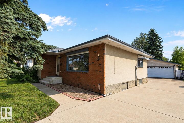 Property Photo:  3511 73 Street NW  AB T6K 0M2 