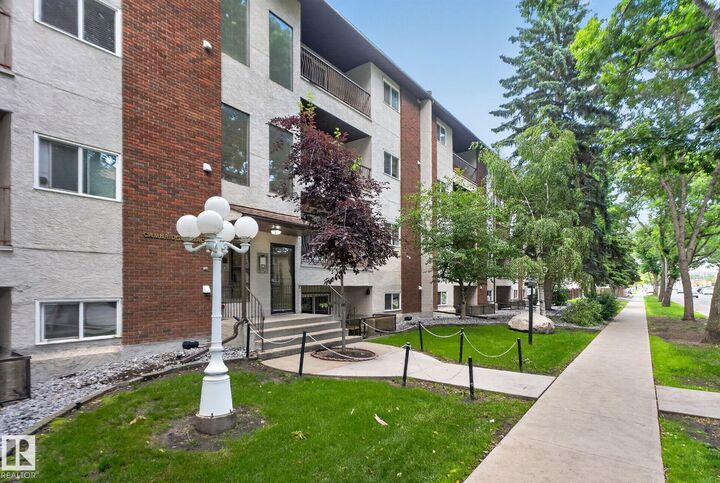 Property Photo:  10520 80 Avenue NW 108  AB T6E 1V3 
