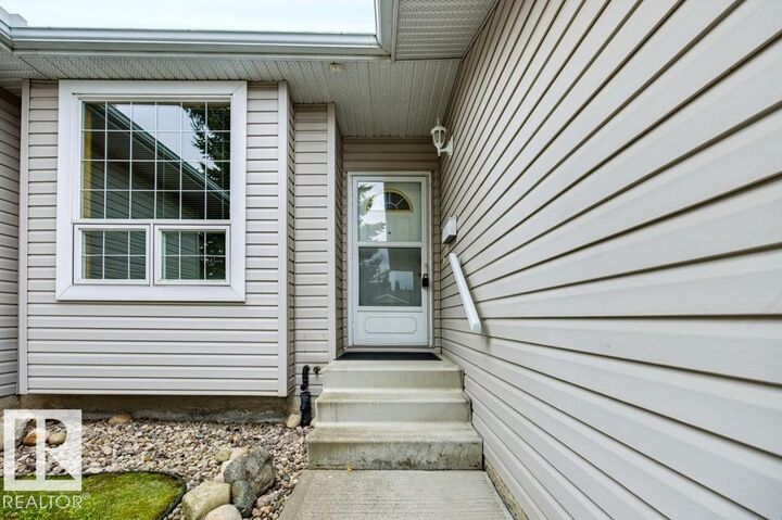 Property Photo:  9 Hillcrest Court  AB T7X 4A8 