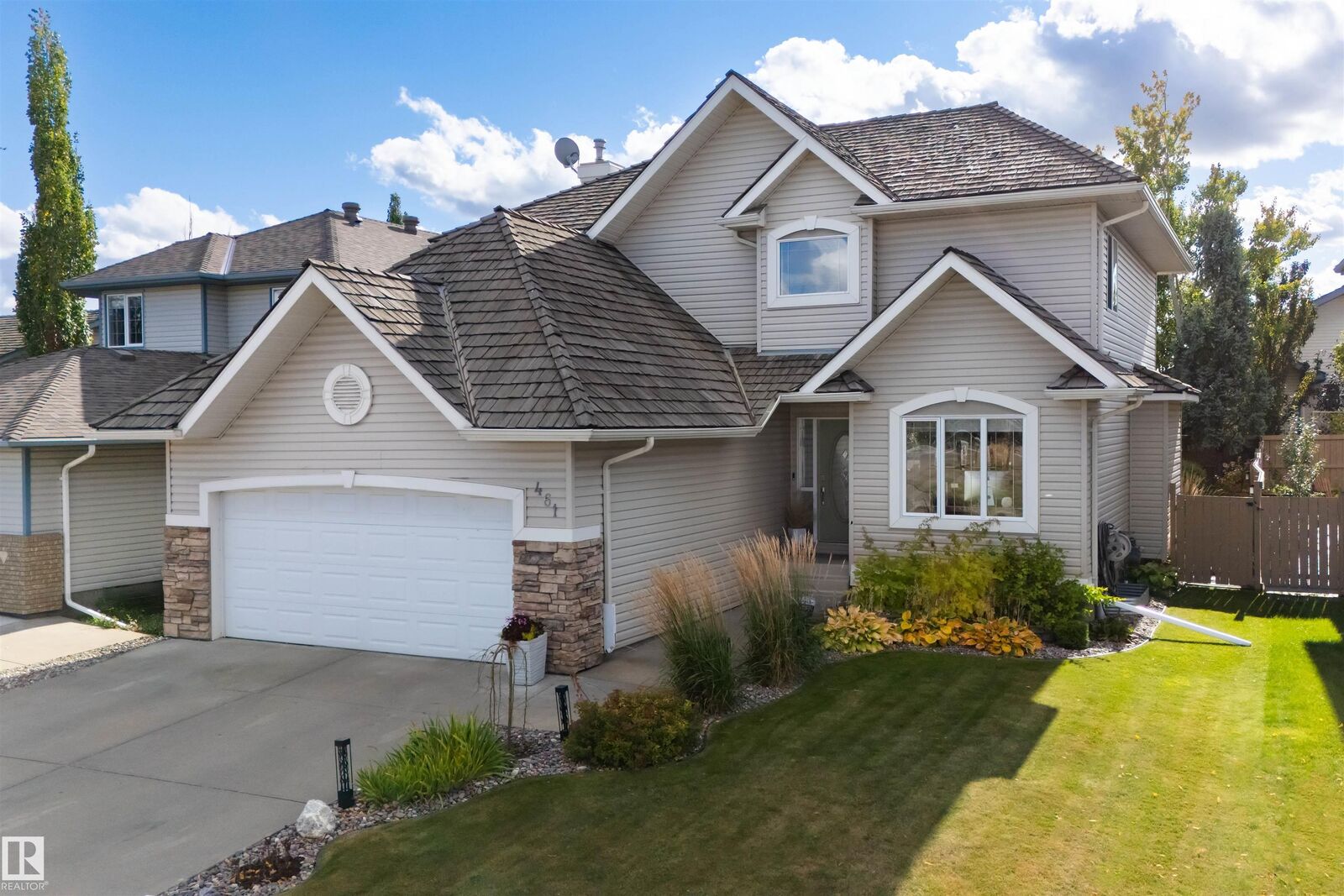 Property Photo:  461 Norway Crescent  AB T8A 5Z4 