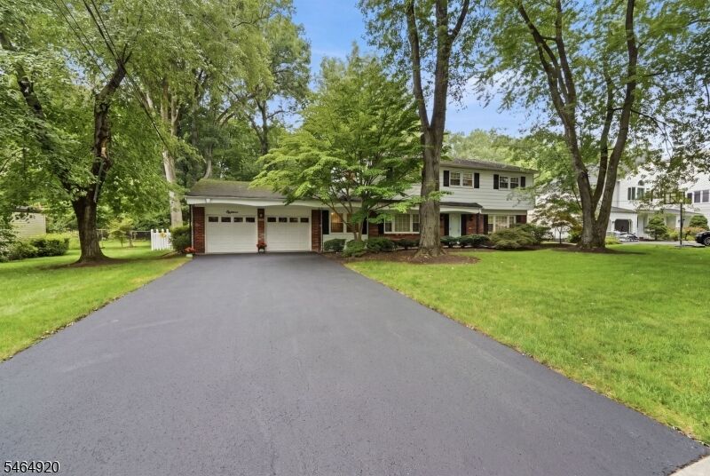 Property Photo: 18 Druid Hill Dr NJ 07054
