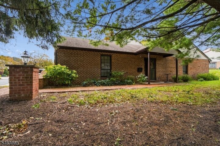 Property Photo:  9 Betty Ct 9  NJ 08833 