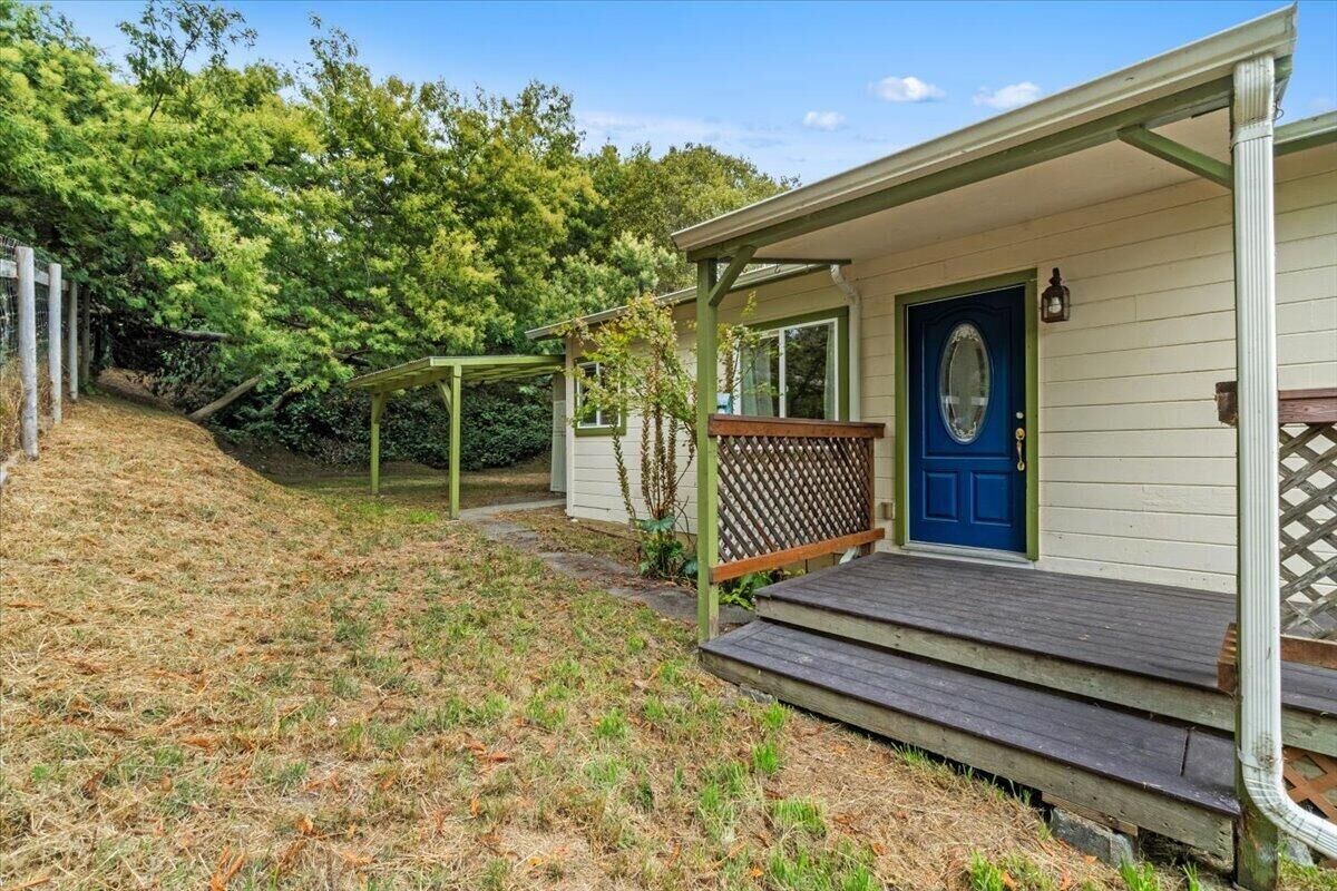 Property Photo:  887 Fernbridge Drive  CA 95540 