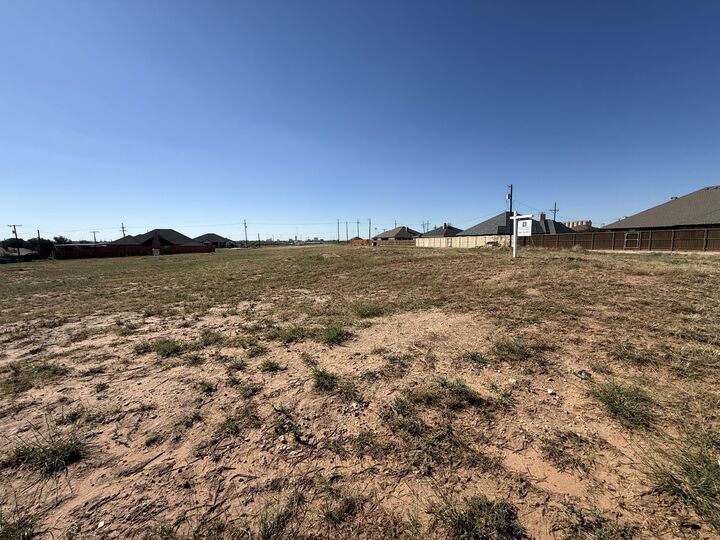 Property Photo: 2105 N Avenue G TX 79404