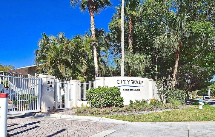 Property Photo:  2121 Wood Street 201  FL 34237 
