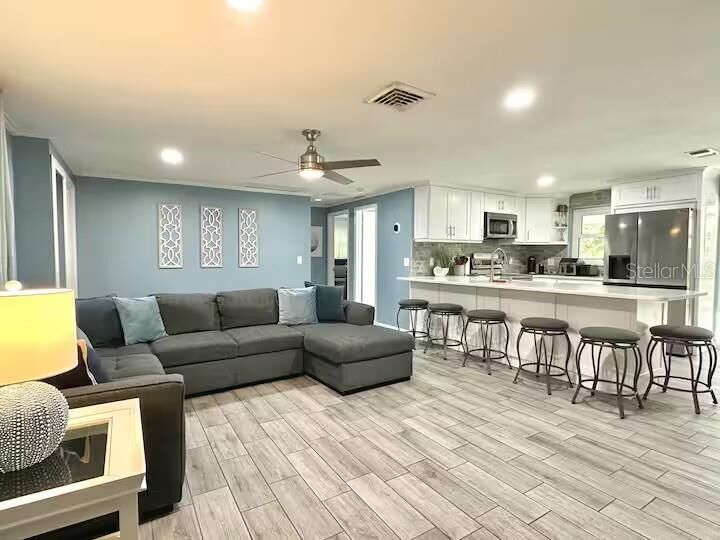 Property Photo: 1080 16th Avenue SW FL 33770