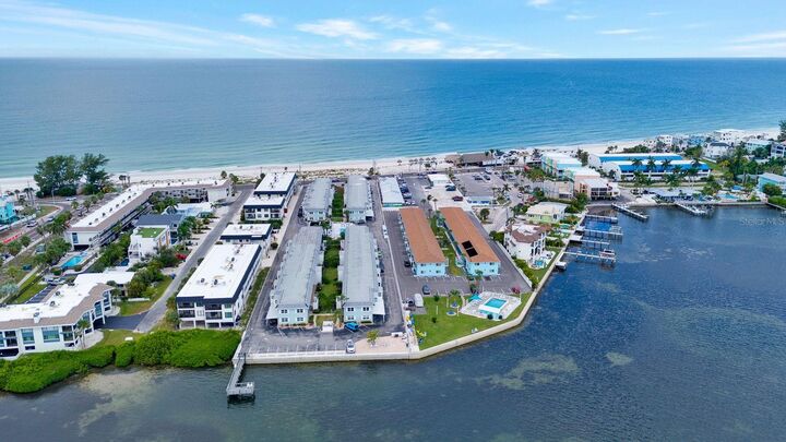 Property Photo: 611 Gulf Drive N A14 FL 34217
