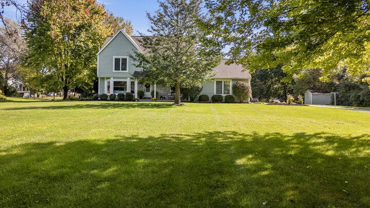 Property Photo: 10946 N Sherwood Dr WI 53092