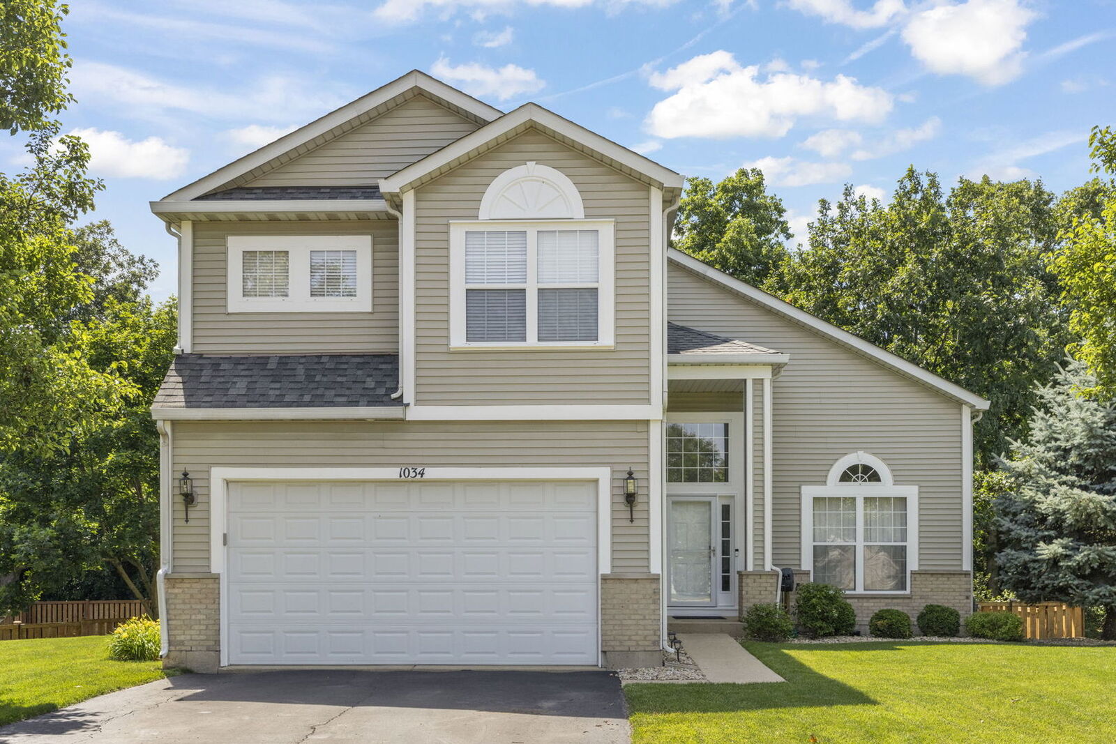 Property Photo: 1034 Stephen Court IL 60502