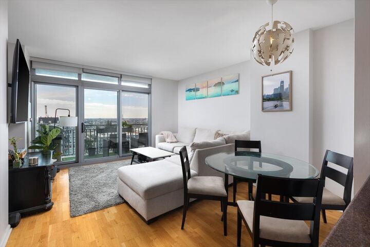 Property Photo:  125 S Jefferson Street 2308  IL 60661 