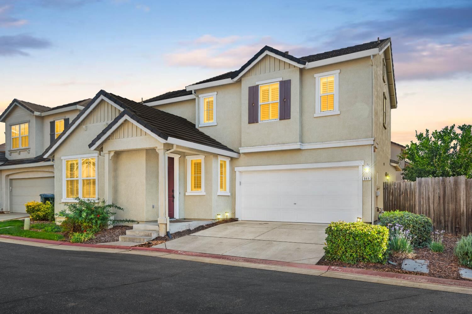 Property Photo: 949 Courtyards Loop CA 95648