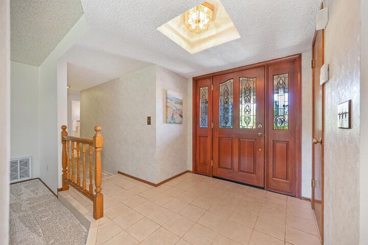Property Photo: 5241 Ridgegate Way CA 95628