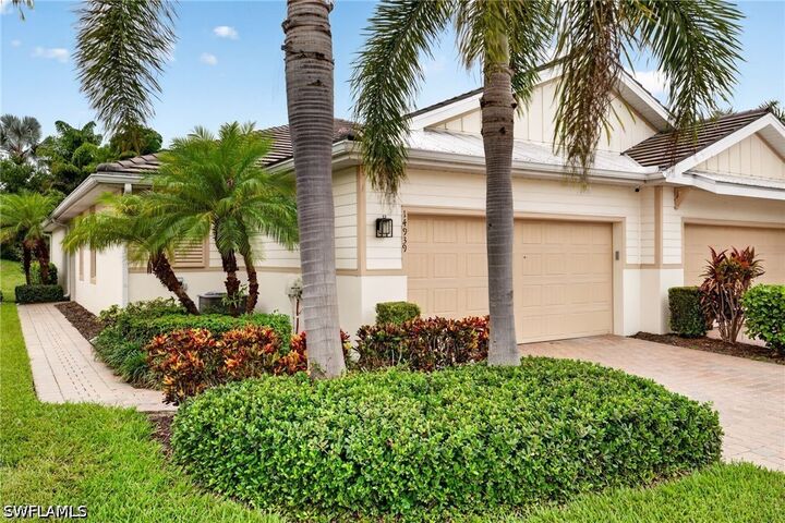 Property Photo:  14939 Edgewater Circle  FL 34114 