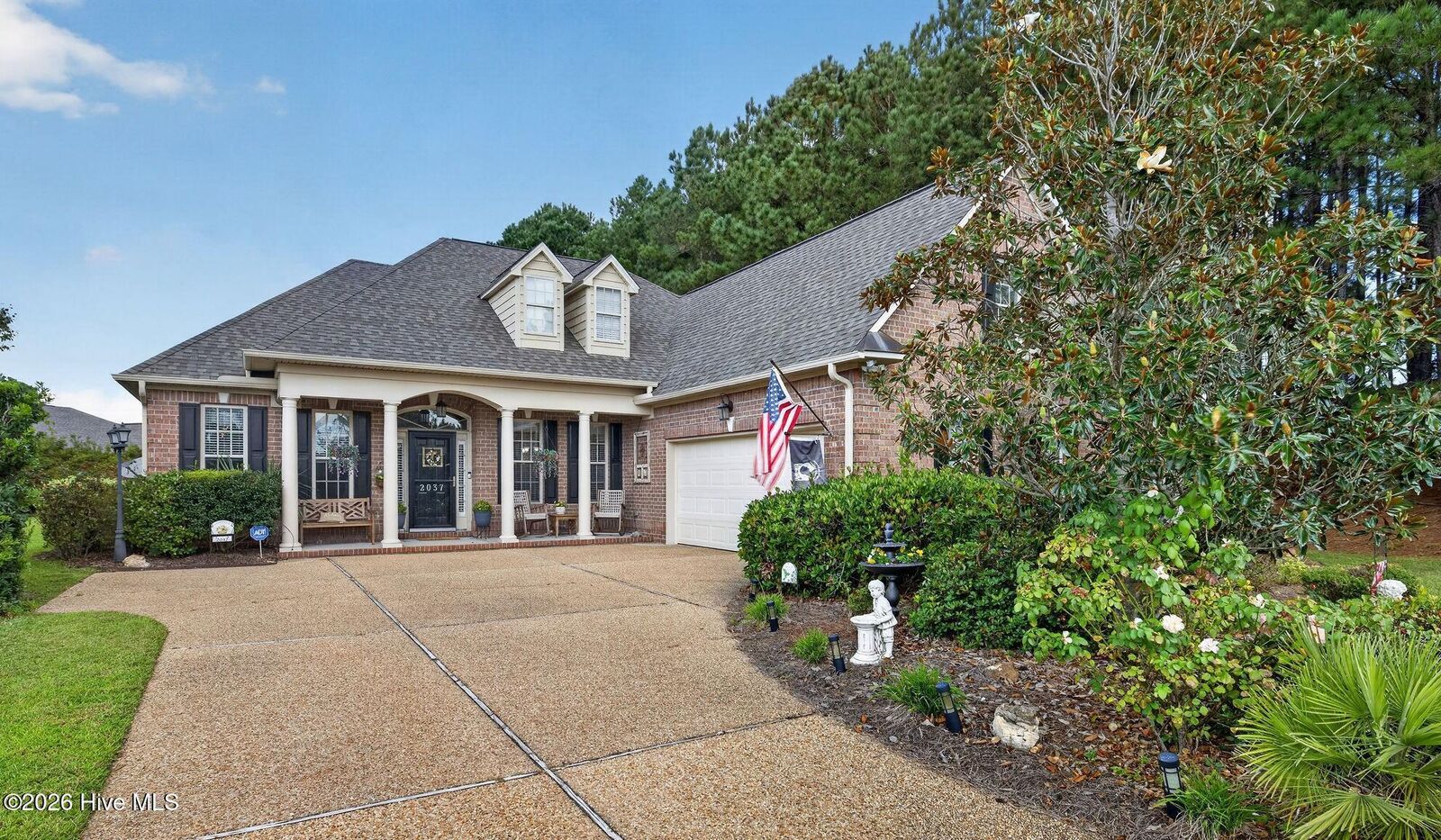 Property Photo:  2037 Fanning Court  NC 28451 