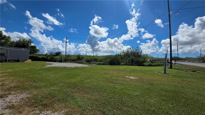 Property Photo:  237 Martin Lane B  LA 70037 
