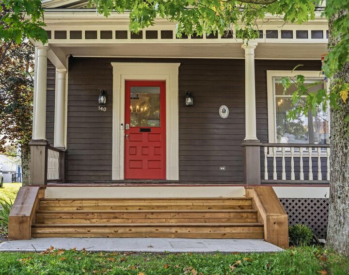 Property Photo:  140 Pleasant Street Street  NS B2N 3S4 