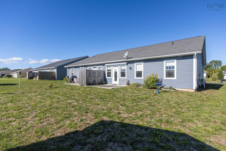Property Photo: 20 Mackinnnon Court NS B4N 5L7