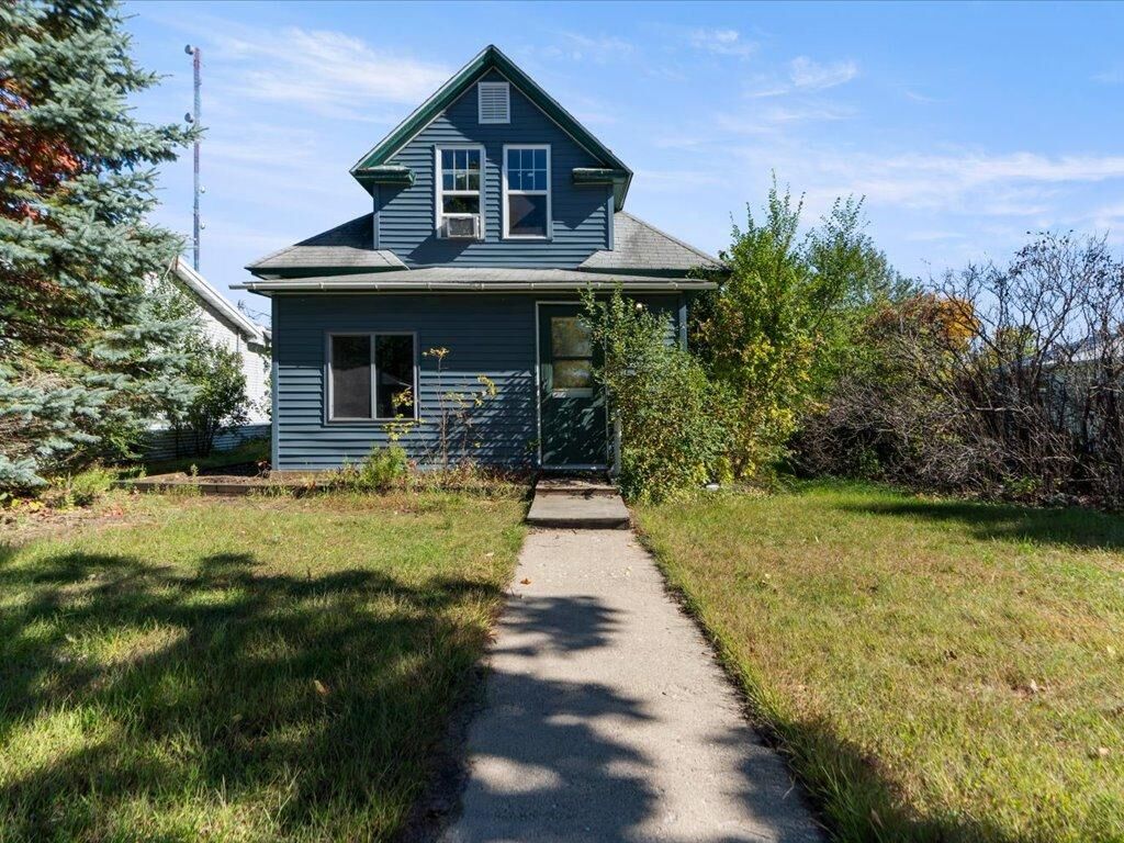 Property Photo:  320 8th Street SE B  MN 56479 