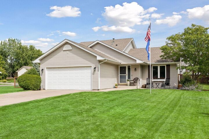 Property Photo:  1049 Bonnieview Drive  MN 55129 