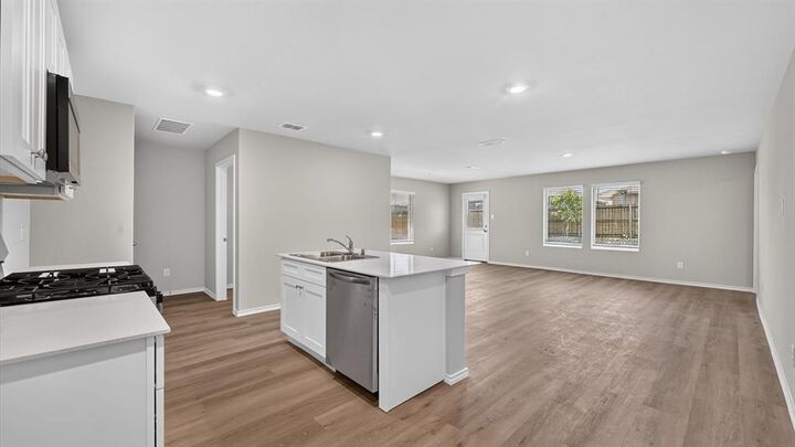 Property Photo: 111 Mach Way TX 76067