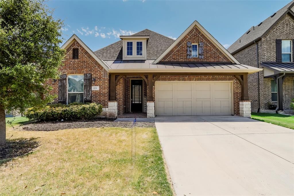 Property Photo:  624 Rawlins Lane  TX 76131 