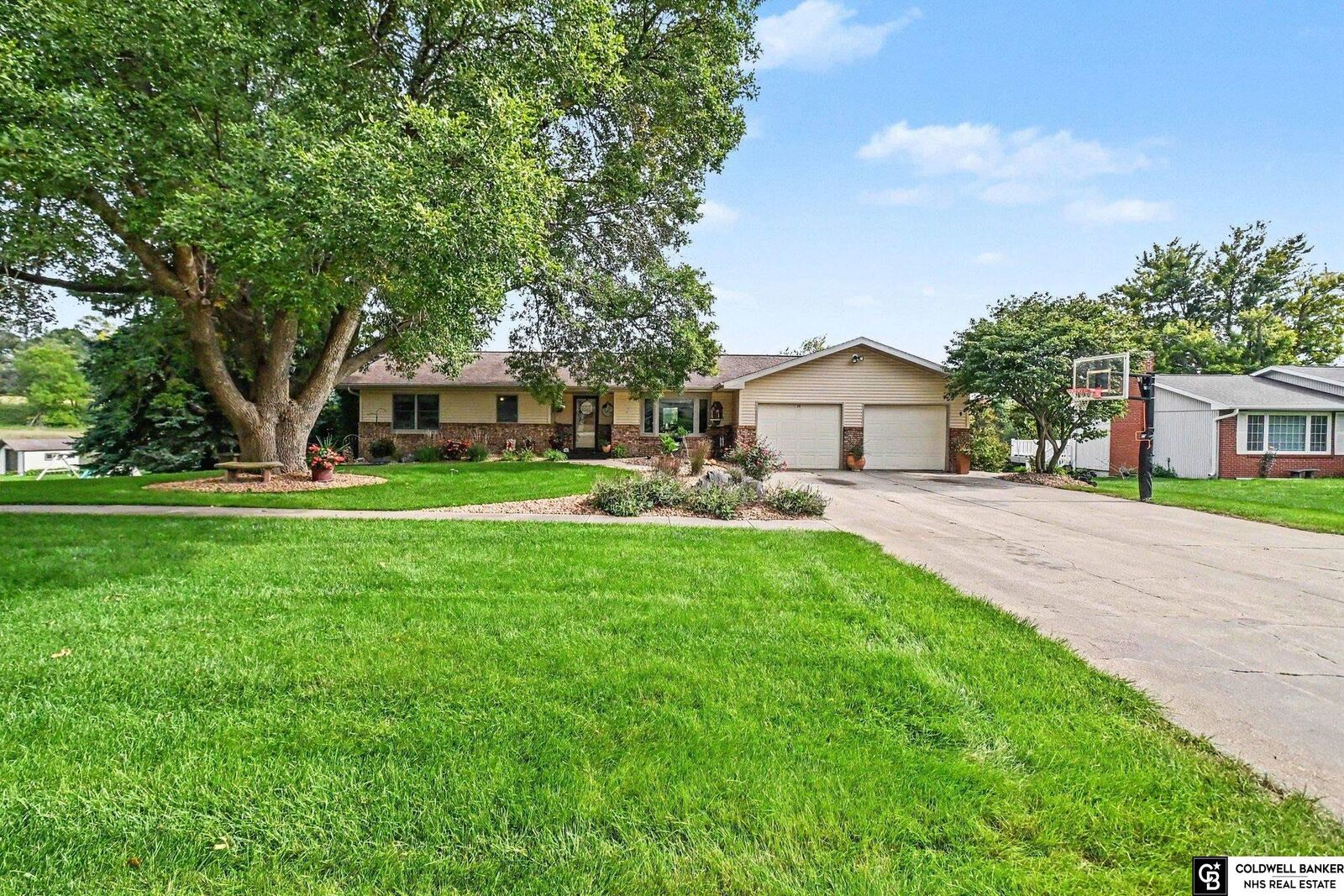 Property Photo: 908 5th Street NE 68791