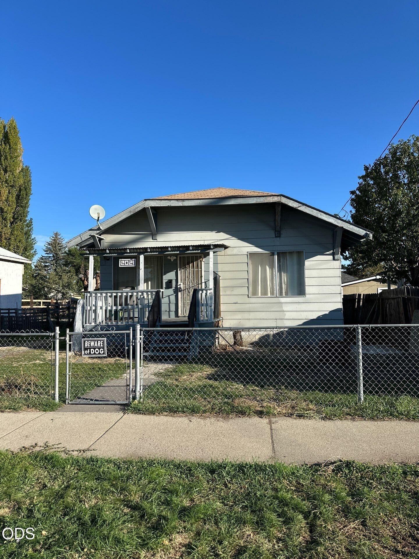 Property Photo:  2021 Wantland Avenue  OR 97601 