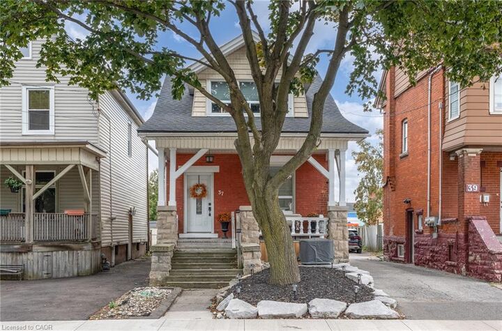 Property Photo:  37 Cliff Avenue Upper  ON L8V 2S1 