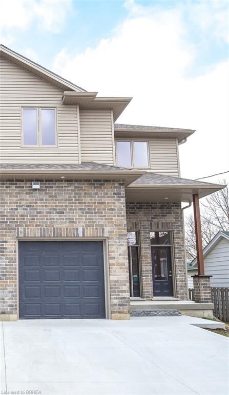 Property Photo: 355 Wellington Street ON N3S 4A7