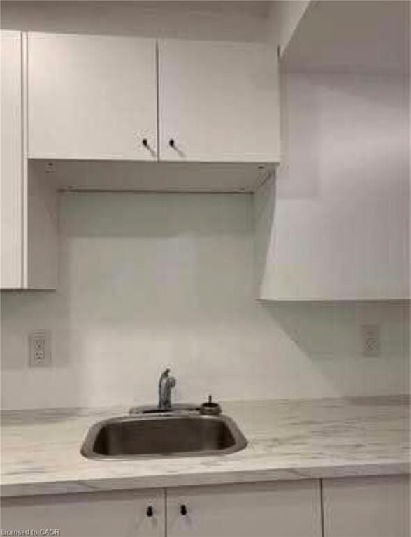 Property Photo:  3 Innswood Place Lower  ON L8W 2V3 