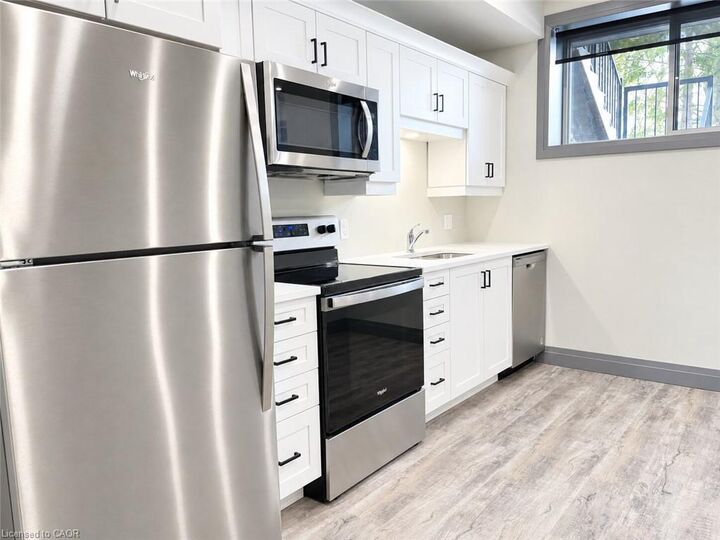Property Photo: 600 Norfolk Street 105 ON N3Y 0H5