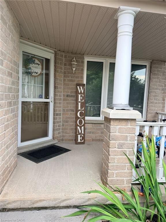Property Photo:  424 Newport Drive  ON N3H 5S6 